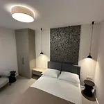 Apartment & Room Iris
